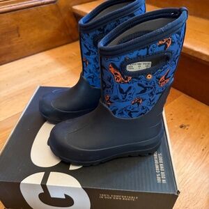 BOGS kids winter boot size 1